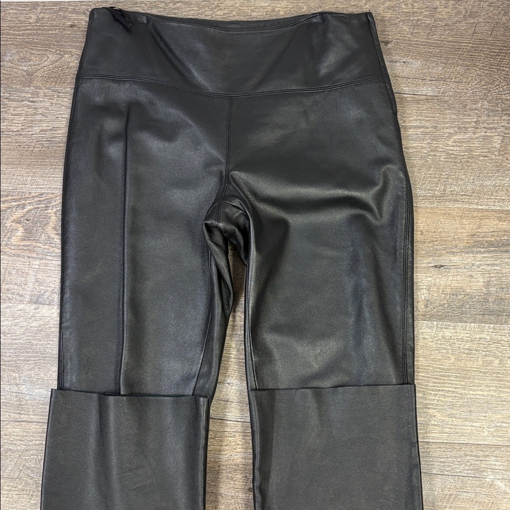 ✨ EXPRESS Genuine Leather Pants – Black | Size 7/8